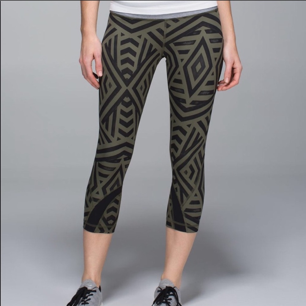 Worn once Lululemon Run: Inspire Crop II